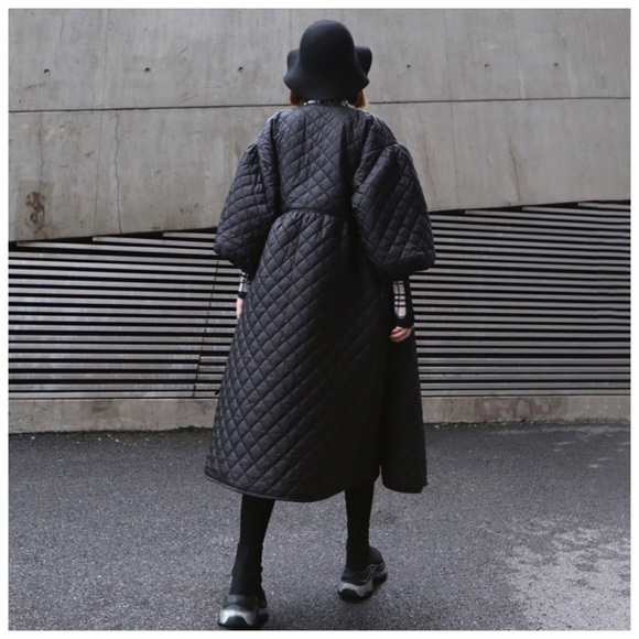 💜 The ISLANEL Black Quilted Wrap Jacket - Picture 5 of 8